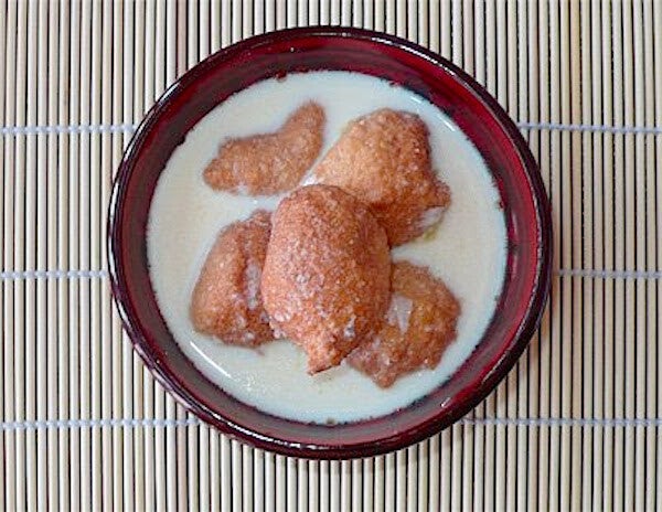 Sapillos o repápalos dulces extremeños en su leche
