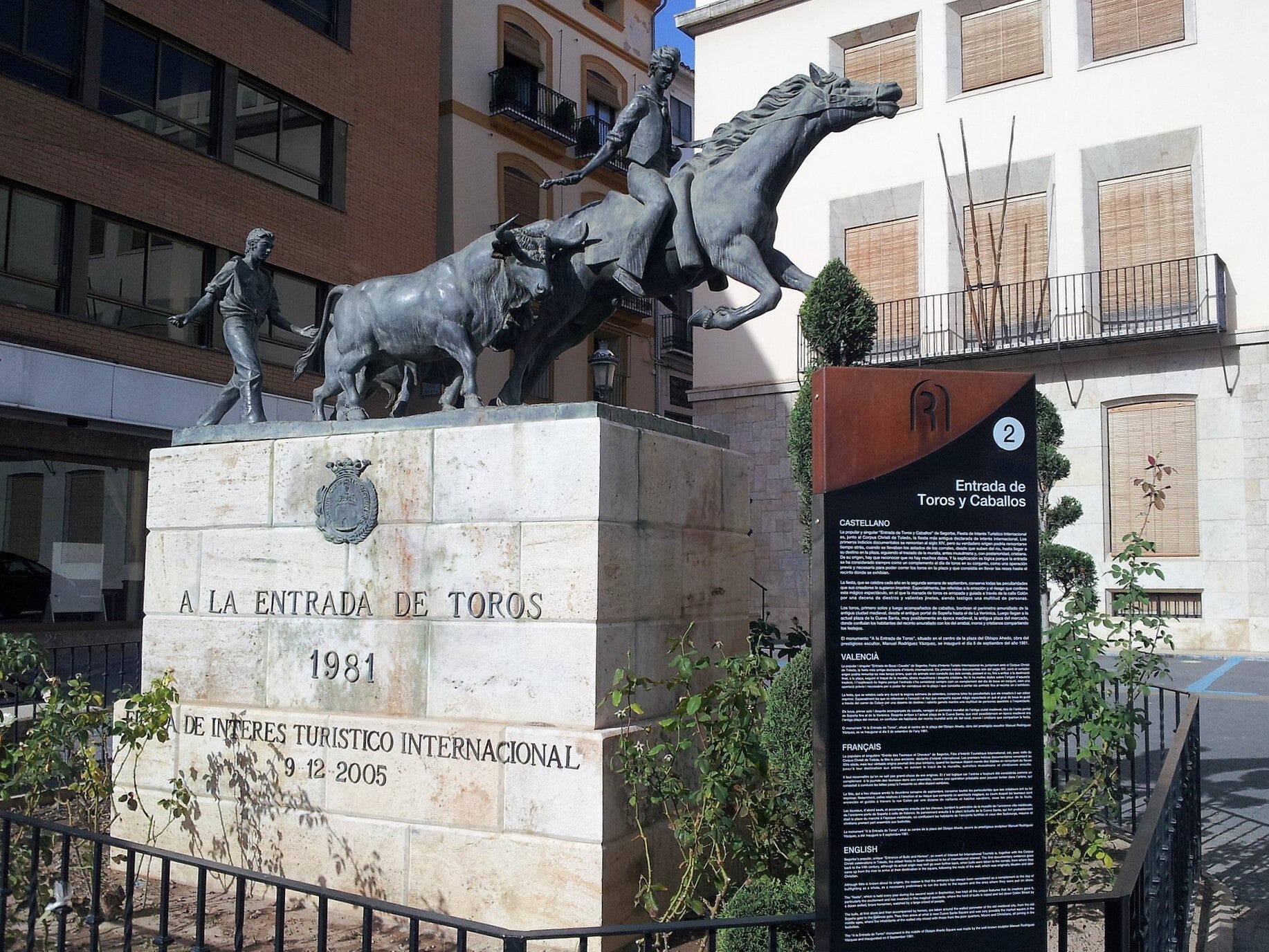 Monumento de bronce a la Entrada de Toros y Caballos de Segorbe