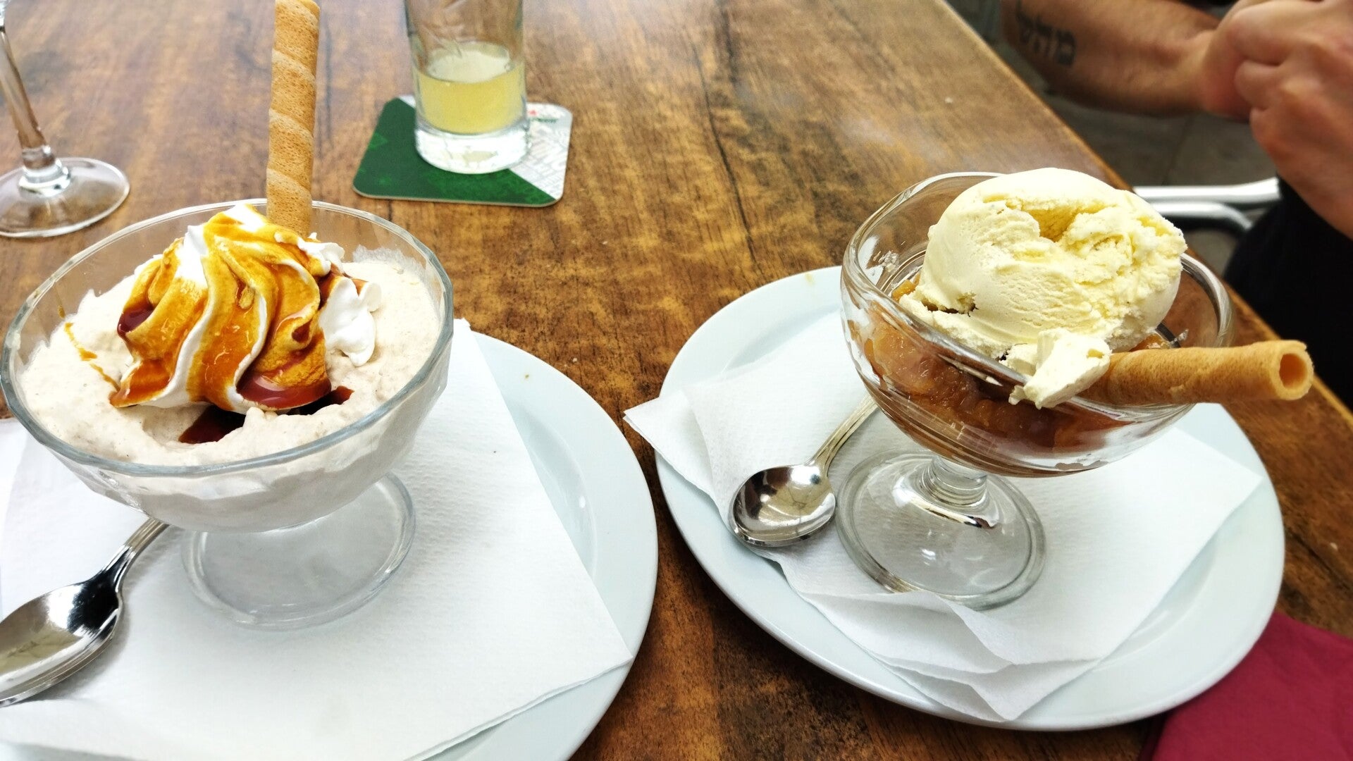 Bienmesabe canario con helado de vainilla y gofio