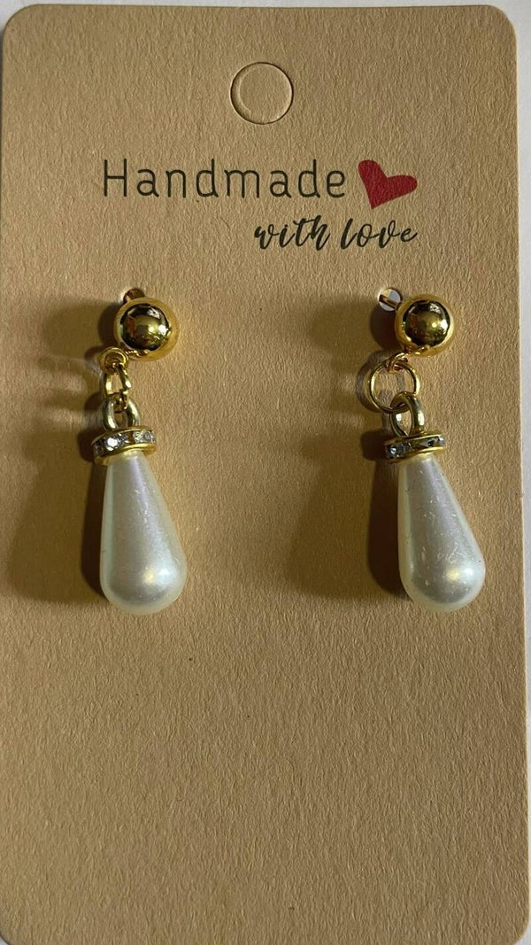 pearl drop stud