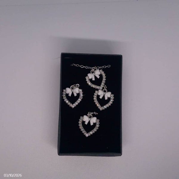 Bow and Heart Set