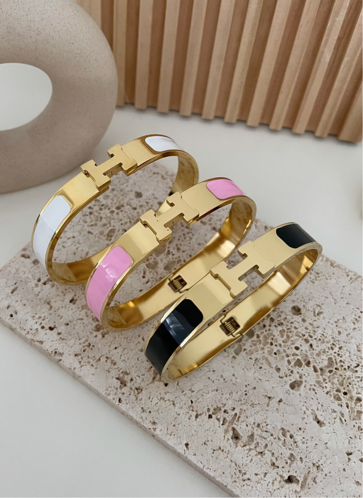 H Armbänder