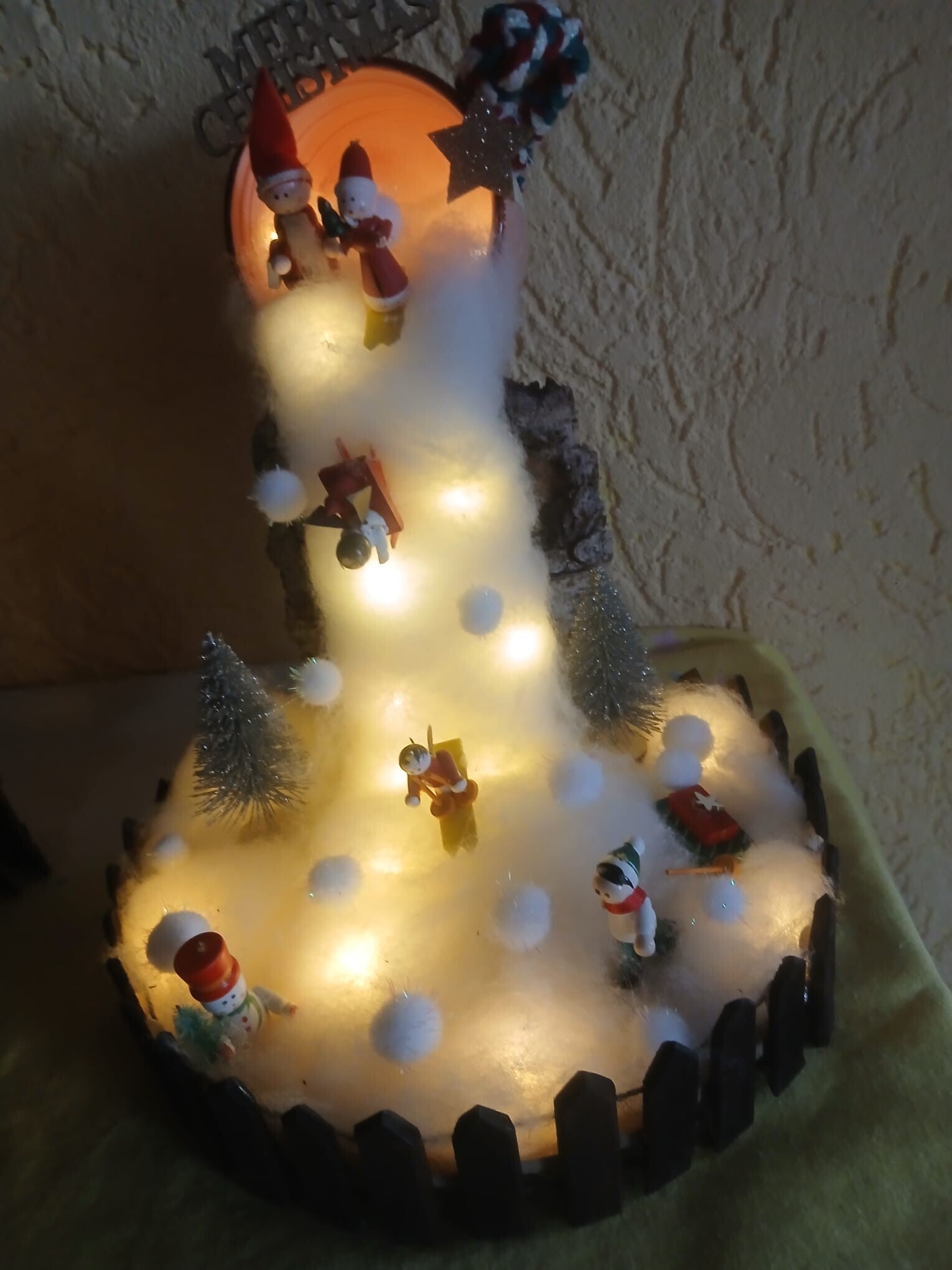 Leuchtende Rodelbahn