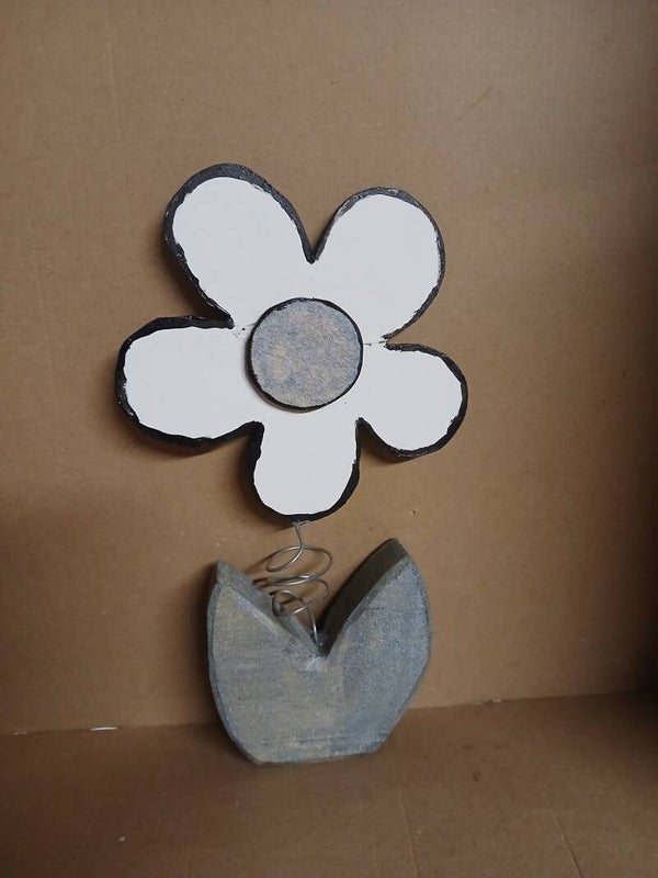 Frühlingsdeko Blume grau