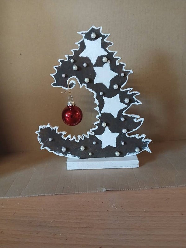 Kleiner Baum mit Perlen