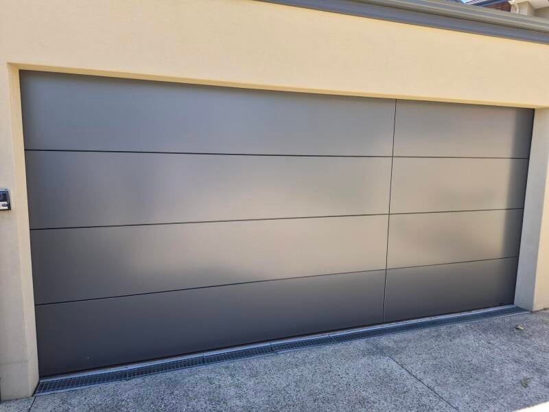 New Ali-panel garage door