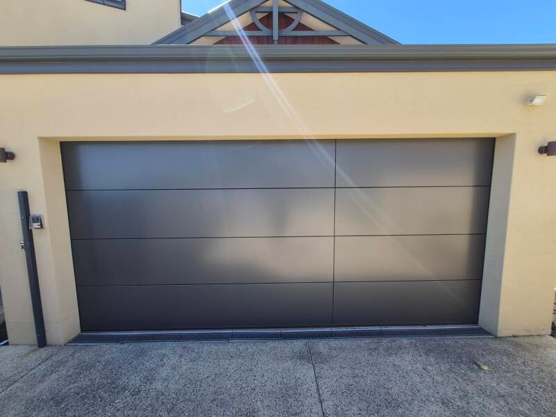 New Ali-panel garage door