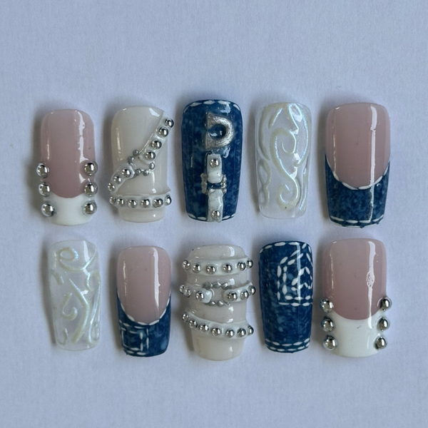 | Denim Baddie | Set de 10 Press On Nails Faits Main | Réutilisables et avec kit de pose fourni |