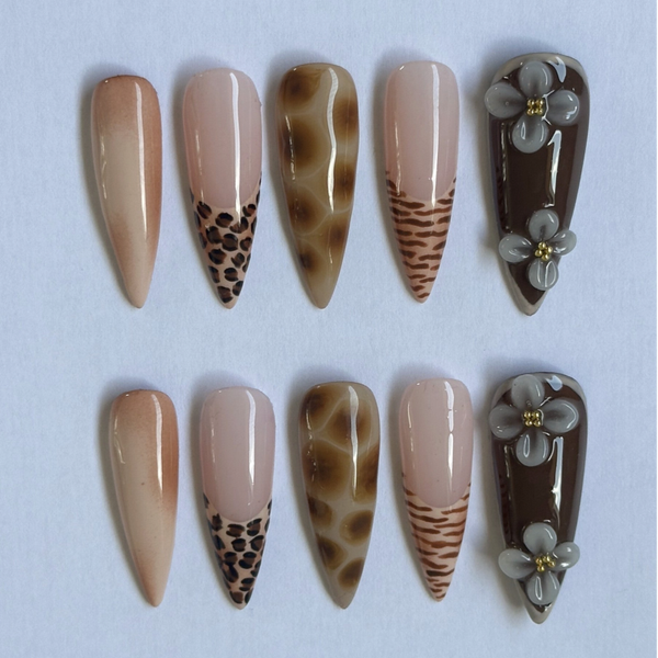 | Sahara Chic | Set de 10 Press On Nails Faits Main | Réutilisables et avec kit de pose fourni |