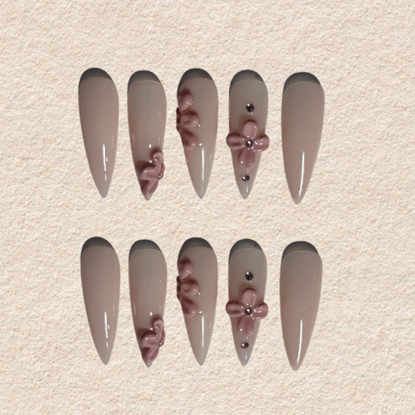 Chic & Glam | Set de 10 Press On Nails Faits | Set Réutilisable avec kit de pose fournit |