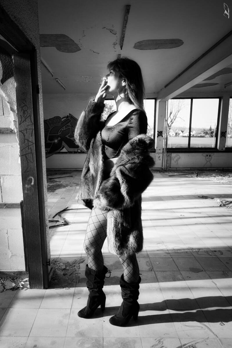 low-key-1-b-w-standard.jpg