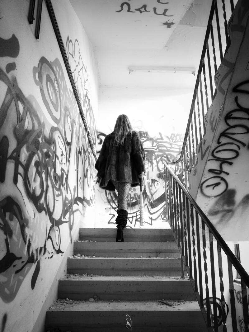 low-key-5-b-w-standard.jpg