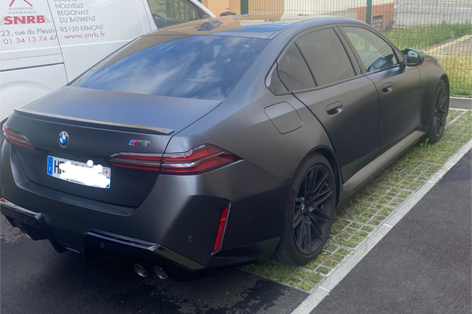 Lavage extérieur à domicile avec shampoing professionnel à cergy