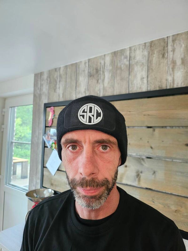 Muts met brdrukte patch