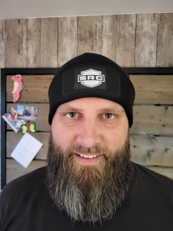 SRC winter muts zwart met bedrukte patch