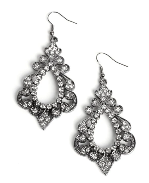 Fit for a DIVA -  Earrings /in two colors