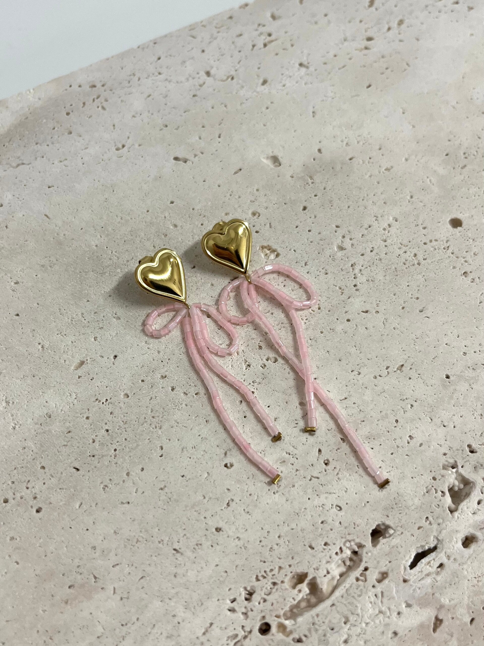 Bow to my heart oorbellen roze