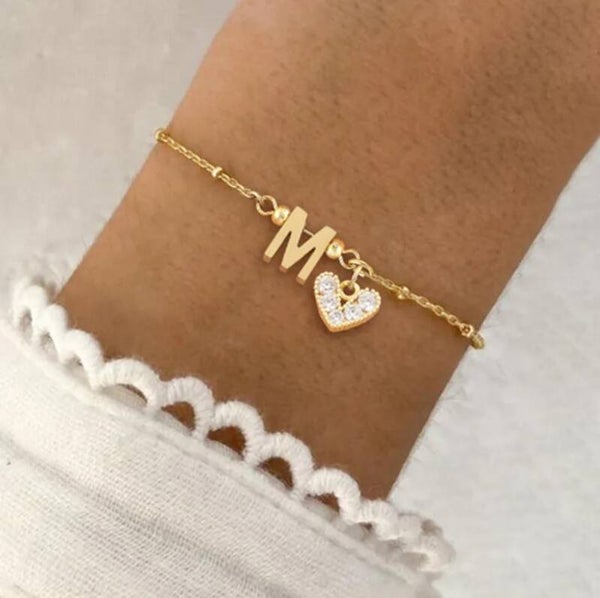 Pulsera con corazón y inicial