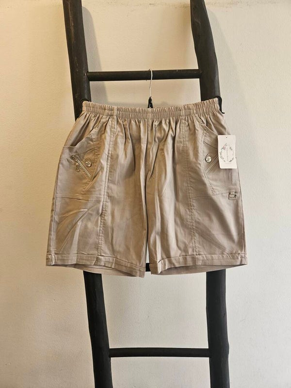 Cherry Berry short beige