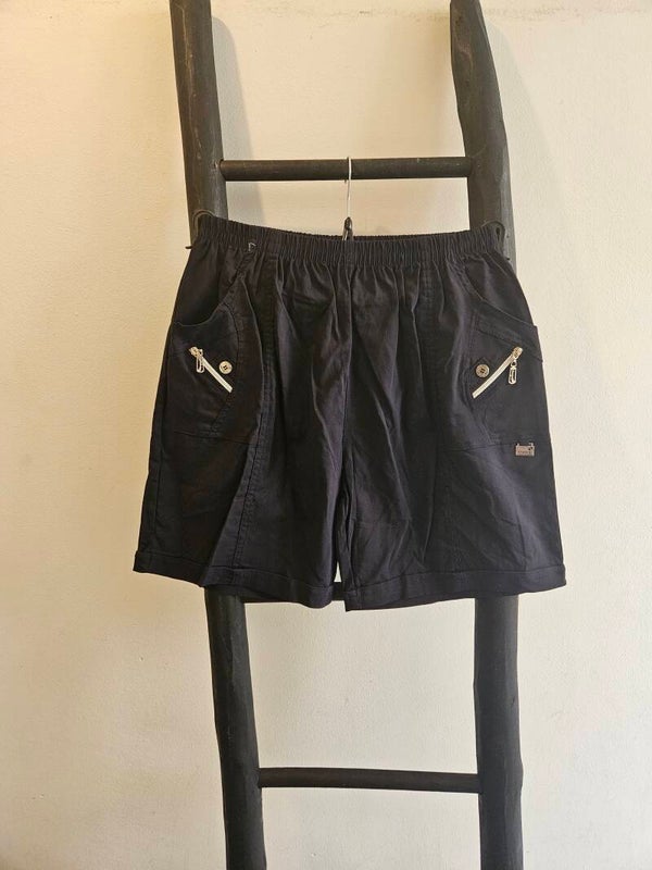 Cherry Berry short zwart
