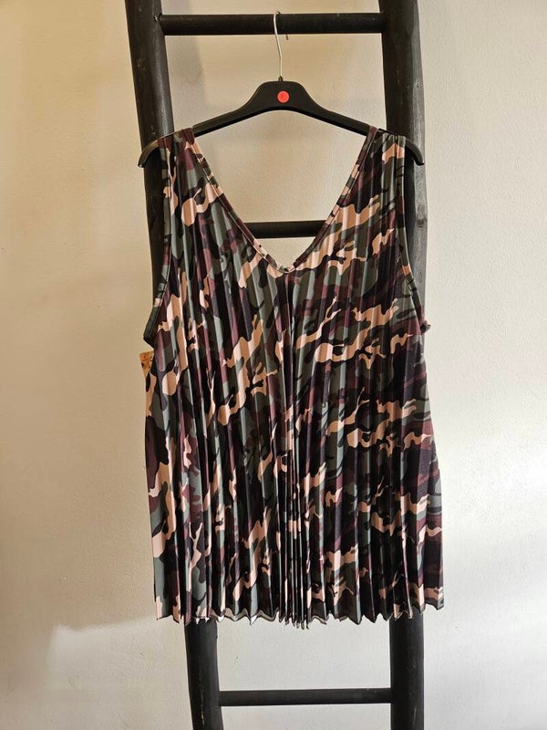 Plisse top zonder mouwen army print