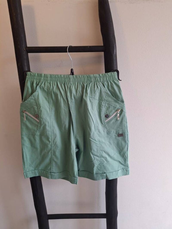 Cherry Berry short licht groen