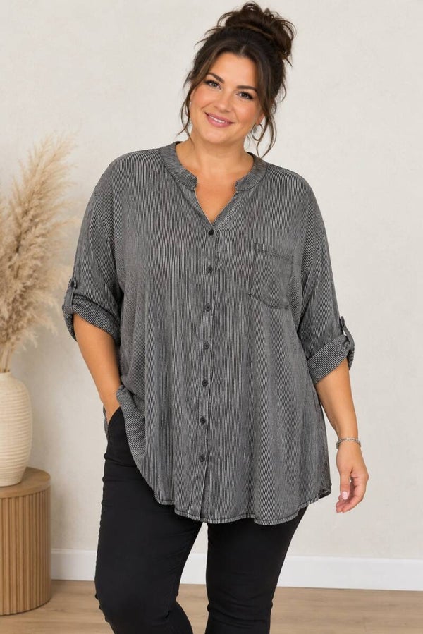 Doorknoopblouse gestreept
