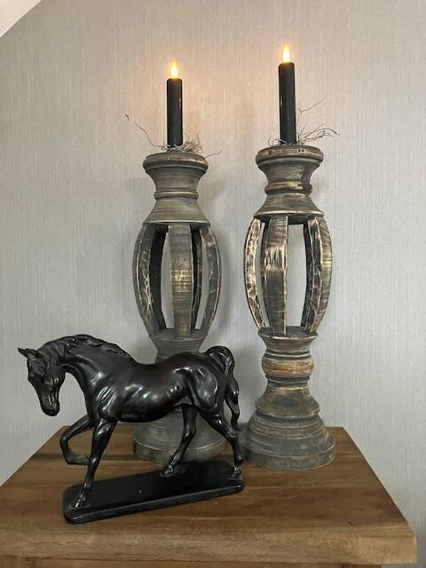 Houten kandelaars old look.