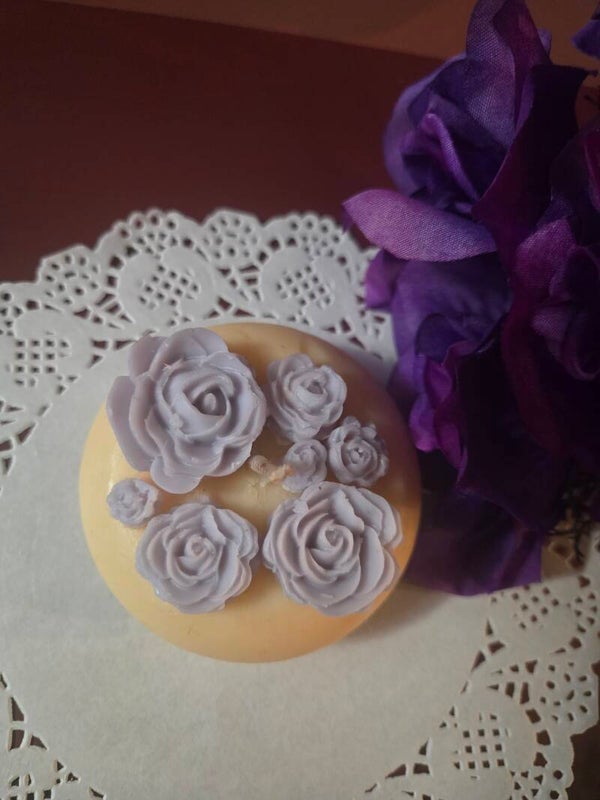 Autumn Frost Pumpkin (Farm Apple Pumpkin scented candle with handcrafted Vanilla roses)