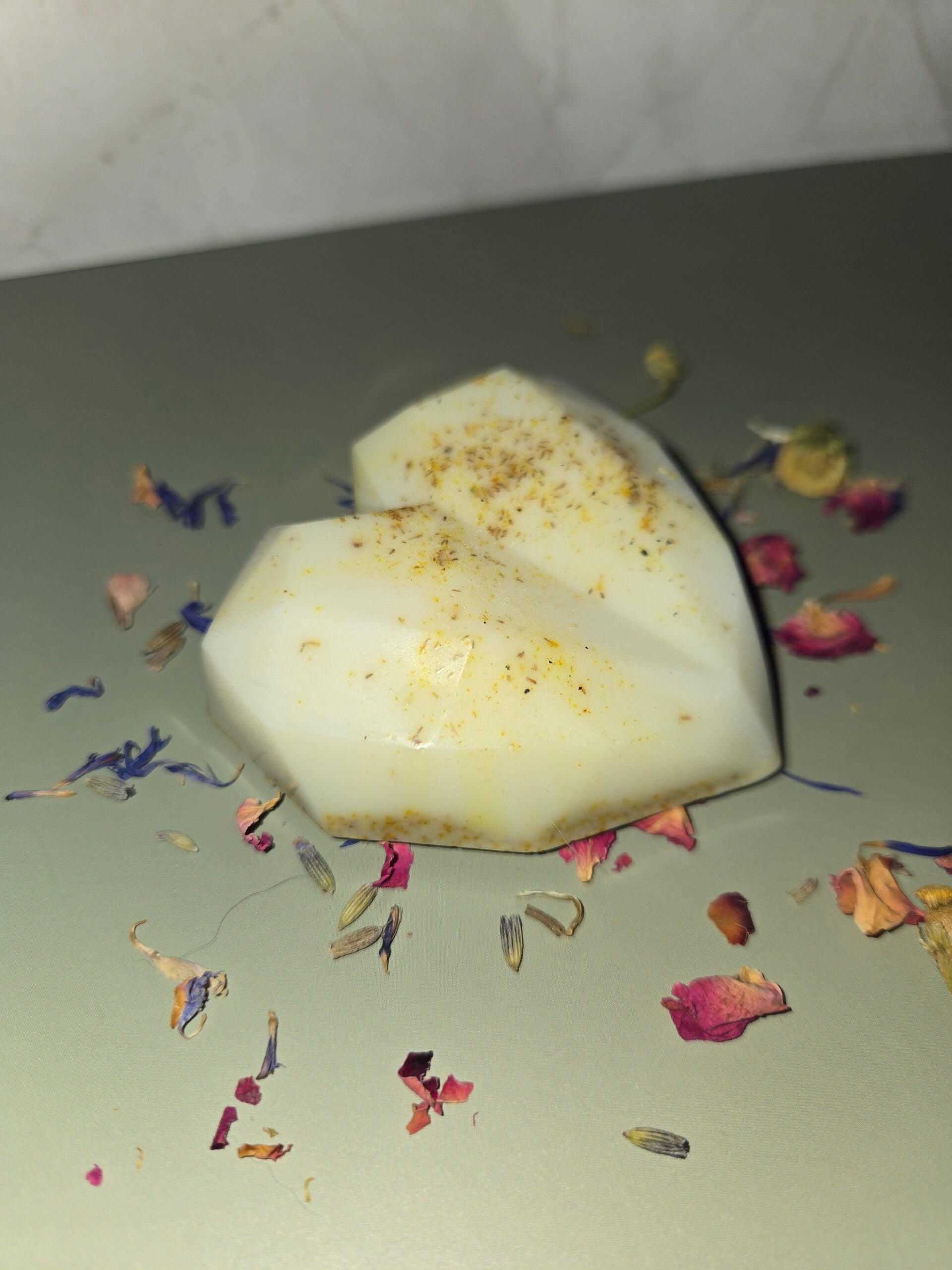 Witching Hour Herbs (Green Tea and Lemon scented with real chamomile flowers)