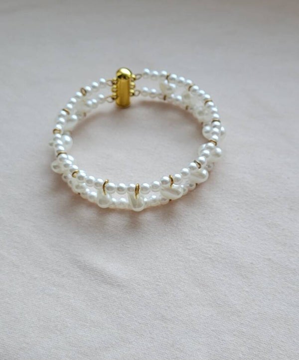 Handgefertigter Perlen Armreif Damen „Brigitte“ – zeitlos & individuell