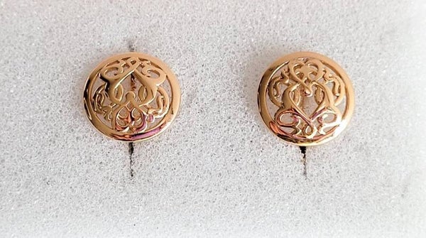Damen Ohrstecker 18K vergoldet rund mit Herzmuster „Amorina“ – elegant & romantisch