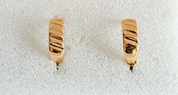 Geriffelte Damen Creolen „Elena“ – 18K vergoldet & anti-allergisch