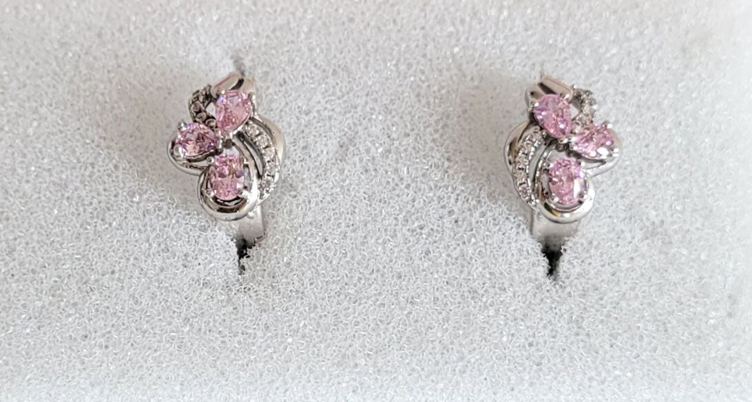 Damen Creolen Weißgold rhodiniert mit rosa Zirkonia „Rosalie“ – elegant & feminin
