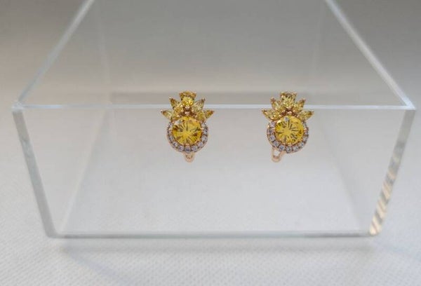 Damen Ohrstecker 18K vergoldet mit gelben Zirkonia „Liorina“ – floral & elegant