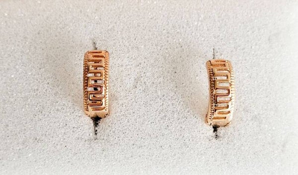 Damen Creolen 18K vergoldet antiallergisch 17mm „Zigara“ – modern & elegant