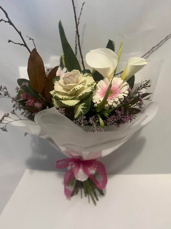 Modern classic bouquet