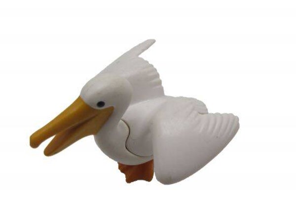 Pelikan fliegend