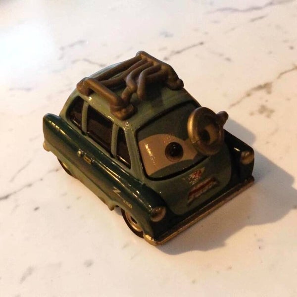 Mattel Disney Cars 2 – Professor Z (Zündapp) Diecast-Modell (1:55) – Der Mastermind der Lemons