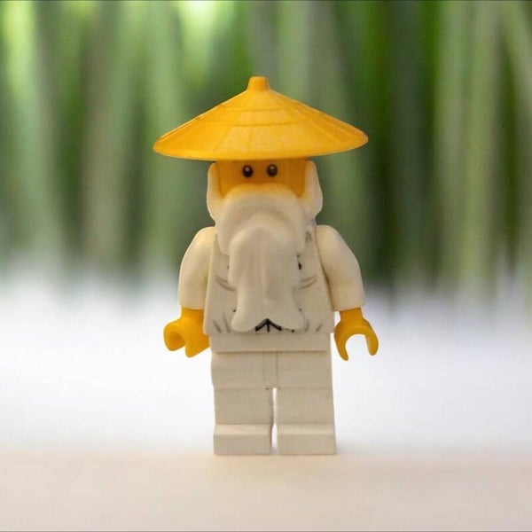 LEGO® Ninjago Minifigur – Sensei Wu (klassisches weißes Gewand)
