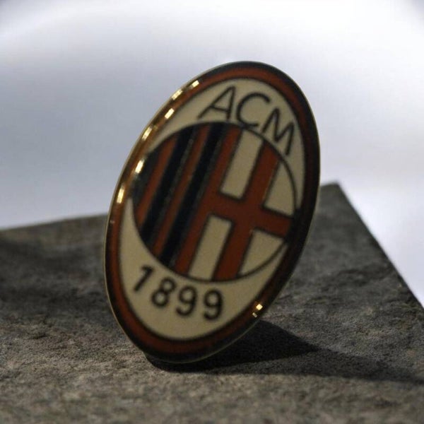 Vintage Emaille-Ansteckpin – AC Mailand (Ikonisches Oval-Wappen mit Gründungsjahr 1899)