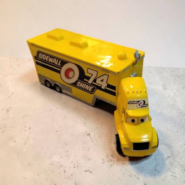 Disney Pixar Cars – Sidewall Shine Hauler Nr. 74 Truck / Renntransporter (Second Hand)
