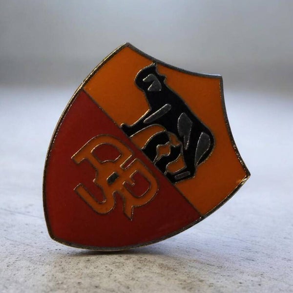 Vintage Emaille-Ansteckpin – AS Rom (Klassisches Wappen mit „ASR“-Monogramm & Kapitolinischer Wölfin)