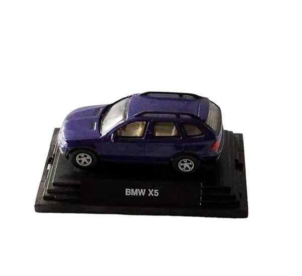 BMW X5 in lila, Joy City, 1:72