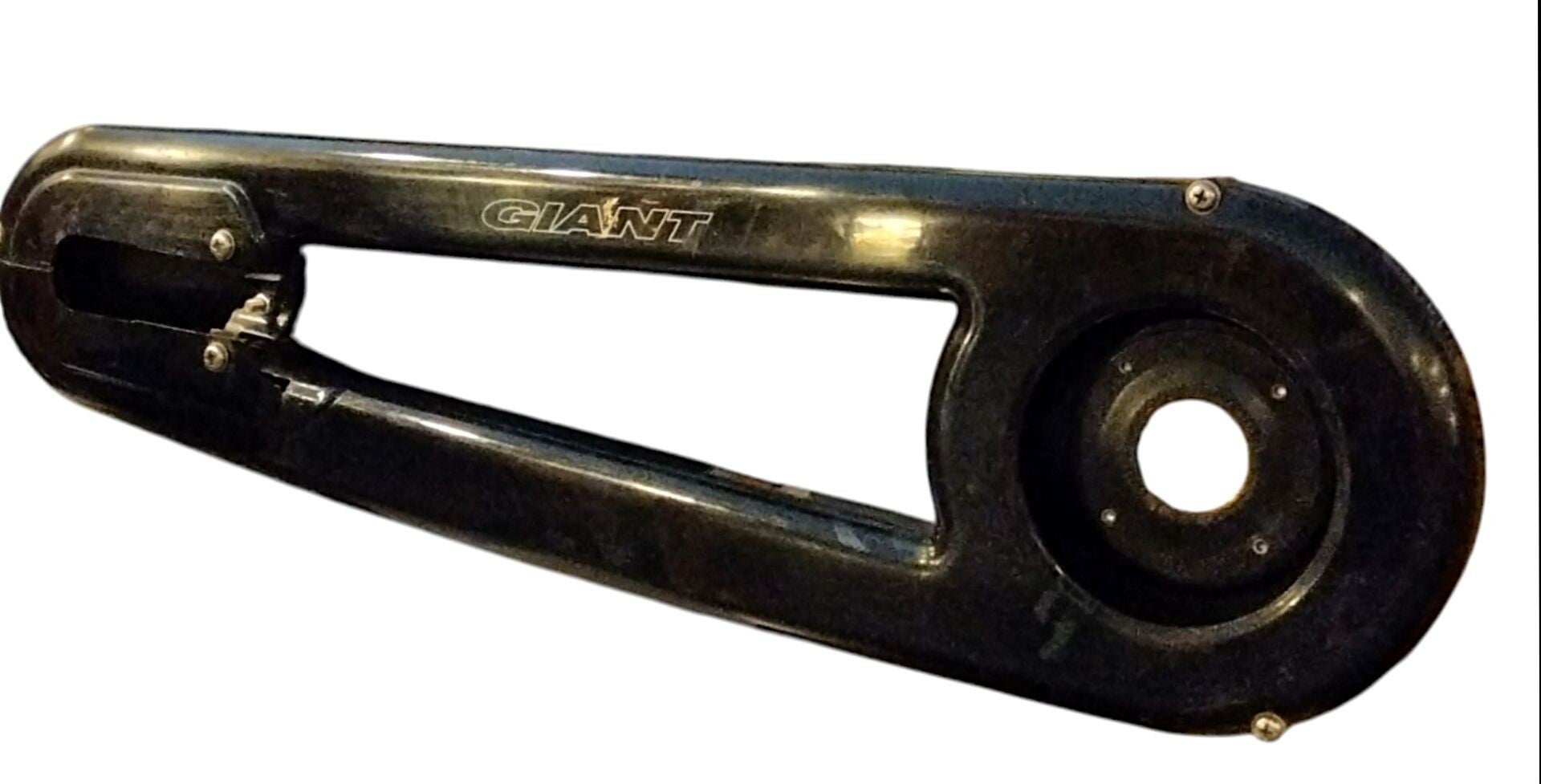 GIANT Kettenschutz / Kettenkasten – Schwarz (für 33 Zähne)
