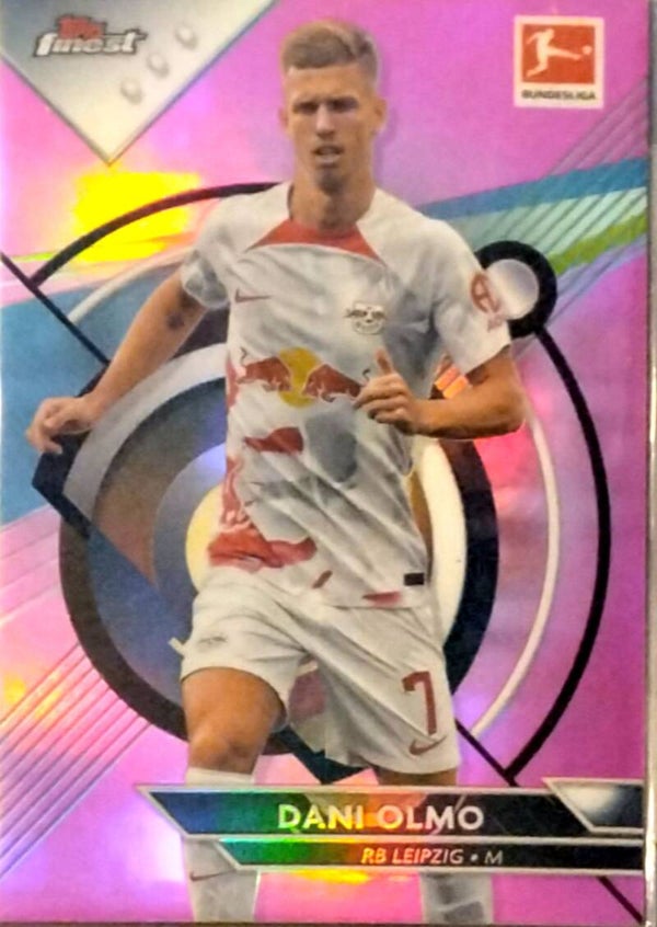 Topps Finest Bundesliga – Dani Olmo Parallel-Karte (Magenta/Purple Refractor) – Limitierung: 005/300