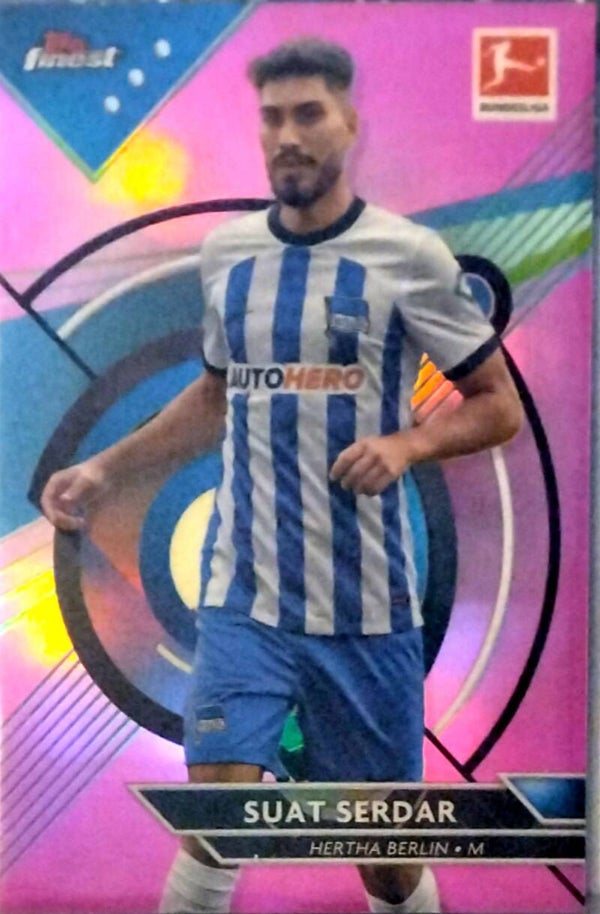 Topps Finest Bundesliga – Suat Serdar Parallel-Karte (Magenta/Purple Refractor) – Limitierung: 166/300