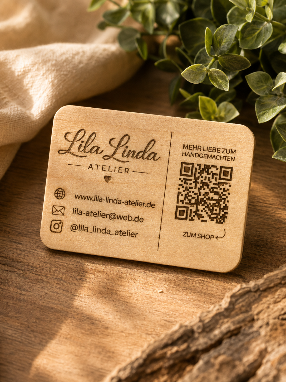Premium Holz-Visitenkarte mit QR-Code