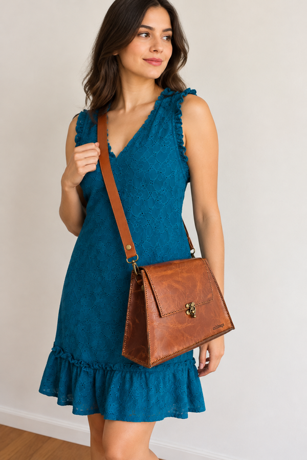 Classic Trapeze Spice Bag.
