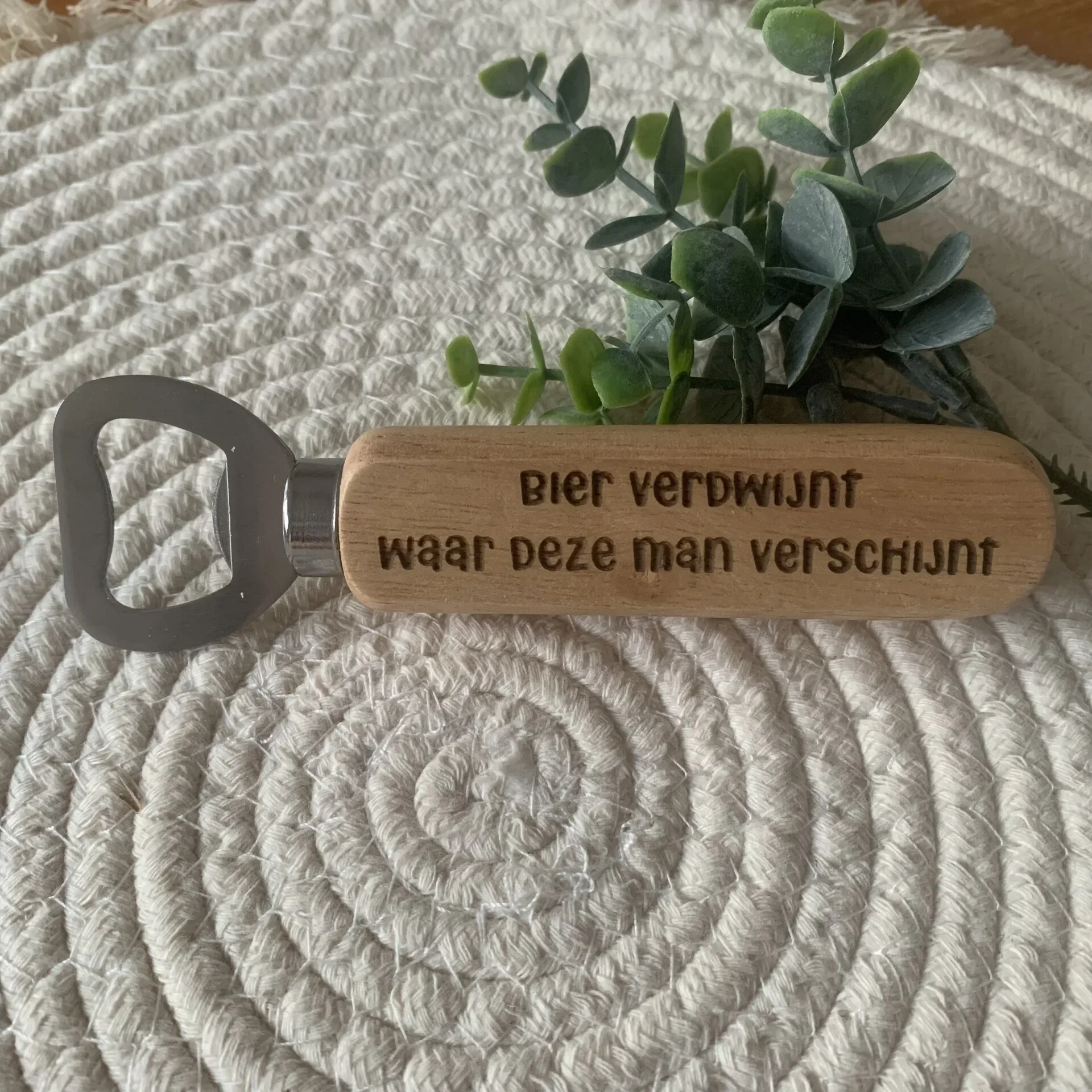 Bieropener Bier verdwijnt